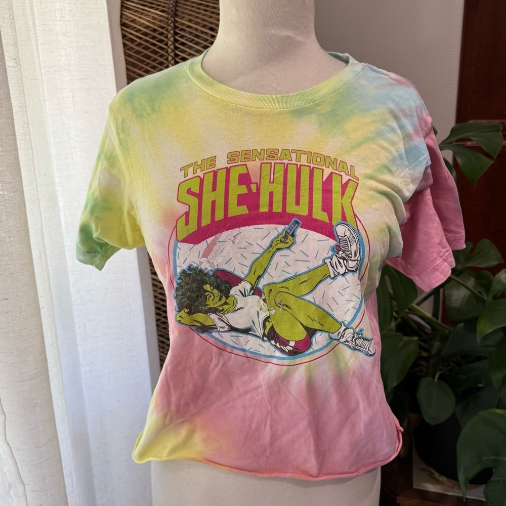 Marvel She-Hulk Tie-Dye Graphic T-Shirt Size Small